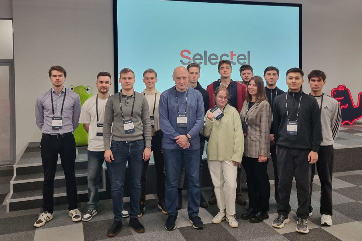 От теории к практике: магистранты ВШБИ изучили облачные технологии в ЦОД «Селектел» От теории к практике: магистранты ВШБИ изучили облачные технологии в ЦОД «Селектел»